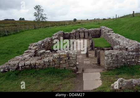 Ruines du temple romain à Carrawburgh Fort sur mur d'Hadrien, Northumberland, England Banque D'Images