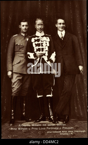 Ak Kronprinz Wilhelm mit Prinz Wilhelm und Prinz Louis Ferdinand von Preußen ; Banque D'Images