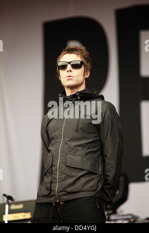 Liam Gallagher (Oasis) nouveau groupe Beady Eye effectuant au festival de Glastonbury 2013, Somerset, Angleterre, Royaume-Uni. Banque D'Images