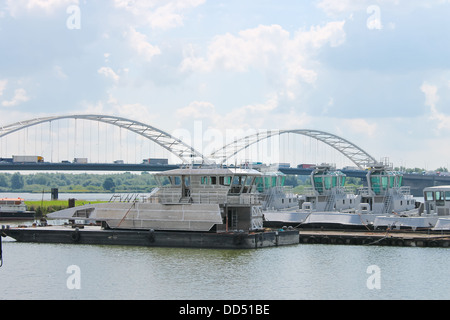 De nouveaux navires de coupe sur le chantier naval. Les Pays-Bas Banque D'Images