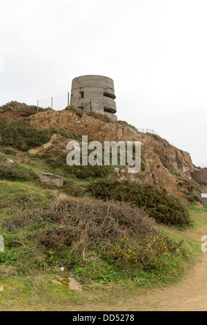 Guernsey 2013. Vazon Bay. Tour d'observation militaire allemand Banque D'Images