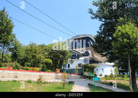 Dajti ekspres, le funiculaire de Tirana en Albanie, qui relie la ville à mont Dajti Banque D'Images