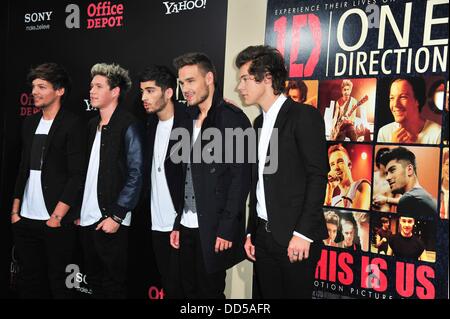 New York, NY 26 Aug, 2013. au niveau des arrivées pour ONE DIRECTION : Nous Premiere, le Ziegfeld Theatre, New York, NY Le 26 août 2013. Credit : Gregorio T./Binuya Everett Collection/Alamy Live News Banque D'Images