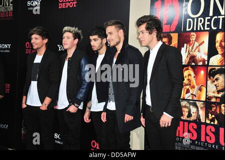 New York, NY 26 Aug, 2013. au niveau des arrivées pour ONE DIRECTION : Nous Premiere, le Ziegfeld Theatre, New York, NY Le 26 août 2013. Credit : Gregorio T./Binuya Everett Collection/Alamy Live News Banque D'Images