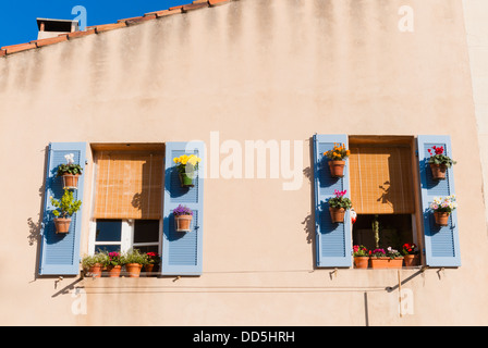 Façade de maison de la Place des moulins, le quartier du Panier, Marseille, Bouches-du-Rhône, Provence-Alpes-Côte-d'Azur, France, Europe Banque D'Images