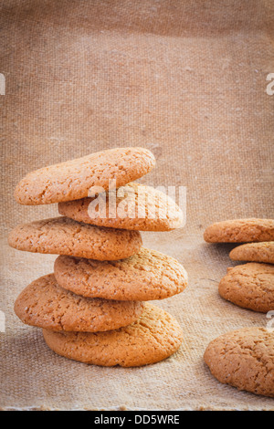 Cookies faits maison fraîchement préparés sur le limogeage du contexte Banque D'Images