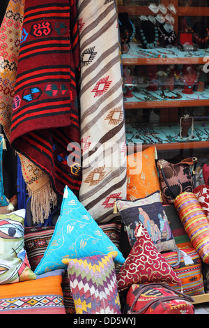 Des tissus colorés et des textiles Banque D'Images