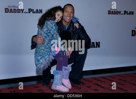 Dwayne The Rock Johnson et Madison Pettis au photocall du film 'Le Plan de match' à Berlin. Banque D'Images