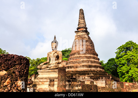 Statue de Bouddha dans le parc historique de Sukhothai, Thaïlande, province de Sukhothai Banque D'Images