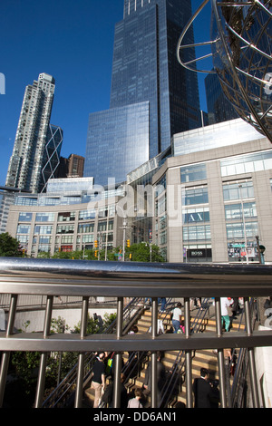 ENTRÉE DU MÉTRO DEUTSCHE BANK CENTER (©SOM 2004) COLUMBUS CIRCLE MIDTOWN MANHATTAN NEW YORK CITY USA Banque D'Images