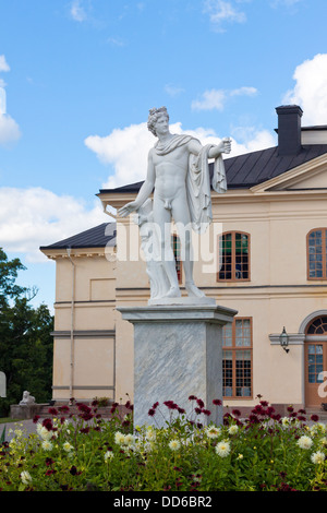 Résidence Royale, Drottningholm à Stockholm, sculpture de marbre près du Théâtre Royal Banque D'Images