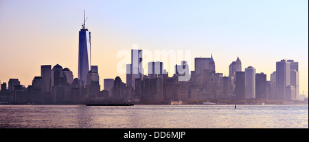 Panorama de la ville de New York, de Manhattan à Brooklyn dans l'East River. Banque D'Images