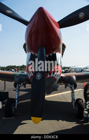 8/18/2013, Santa Rosa, Californie. Un Curtis P-40N-5 Kittyhawk exposées au Musée de l'air de la côte du Pacifique de l'aéronautique. Banque D'Images