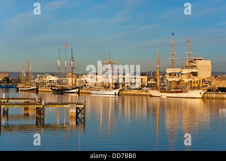 Grands voiliers néerlandais amarré au quai des pêcheurs à Port Adelaide (Australie) Banque D'Images