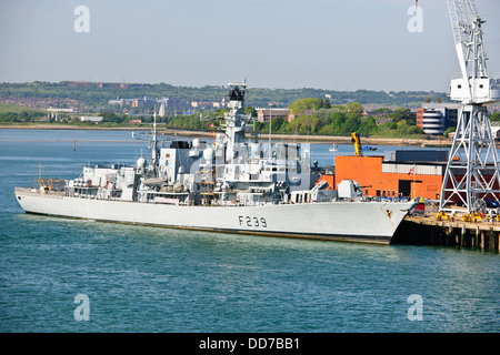 Accueil de la Royal Navy, HMNB Portsmouth,Frégates Destroyers,,des navires de guerre,BAE Systems,Réparer,logistique,ship building.Portsmouth Banque D'Images