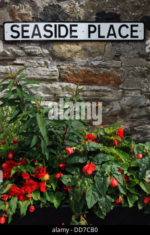 Station Place nom de rue panneau dans la ville côtière de Fife Aberdour en Ecosse Banque D'Images