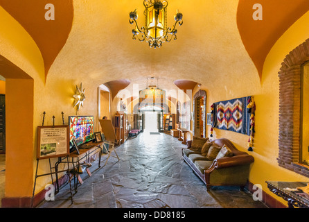 Hall d'entrée du quartier historique de La Posada Hotel, Winslow, Arizona, USA Banque D'Images