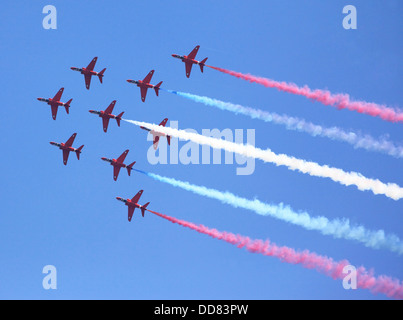 Les flèches rouges de la RAF à l'équipe de démonstration aérienne Airshow 2013 Cosford Shropshire, Angleterre, Europe Banque D'Images