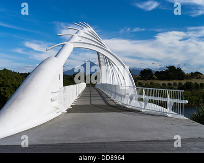 dh te Rewa Rewa Bridge TARANAKI NEW ZEALAND Mount Egmont Passerelle côtière du Mont Taranaki New Plymouth Banque D'Images