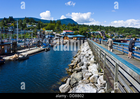 Marina et jetée à Gibsons, Sunshine Coast, British Columbia, Canada Banque D'Images