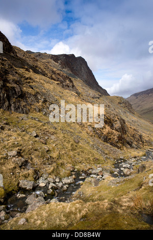 UK, Cumbria, Lake District, Honister Pass, Gatesgarthdale Beck Banque D'Images