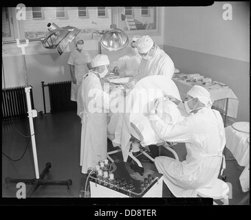 Une photographie du Granada Relocation Center, à Amache, Colorado, montrant l'une des salles d'opération de l'hôpital où les procédures médicales ont eu lieu pendant la période d'internement. Banque D'Images