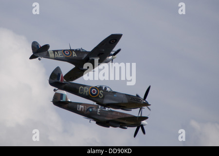 2 P51 Mustang et un Spitfire, à un affichage à l'Imperial War Museum Duxford,,Cambs., UK Banque D'Images