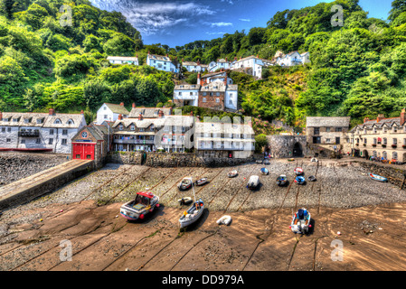 Port de Clovelly Devon, Angleterre Royaume-uni belle côte village et port dans HDR avec ciel bleu Banque D'Images