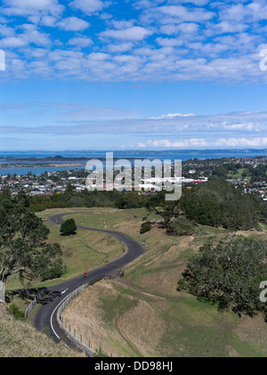 dh One Tree Hill AUCKLAND PARCS NOUVELLE-ZÉLANDE cycliste néo-zélandais vue sur les pistes cyclables, parc de la banlieue Banque D'Images