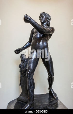 France, Régions, Wirral, Port Sunlight, levier Dame Art Gallery, École Italienne, de la statue de l'athlète de Nubie Banque D'Images