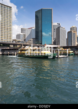 Dh Le Port de Sydney Sydney Australie Sydney Harbour City Ferries ferry de Circular Quay Harbour City skyscrapers Banque D'Images