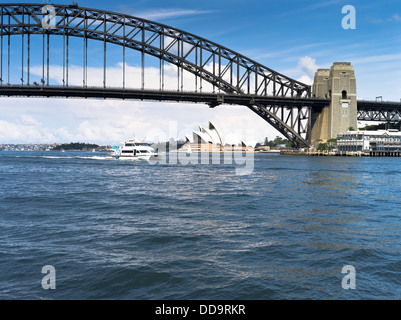 Dh Le Port de Sydney Sydney Australie ferry Catamaran Pont du Port de Sydney Sydney Opera House boat Banque D'Images