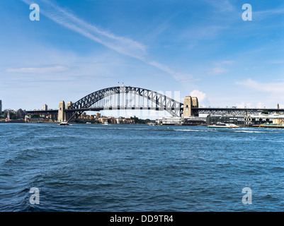 Dh Le Port de Sydney Sydney Australie Chedde ne dispose pas de ferry catamaran Sydney Harbour Bridge Banque D'Images