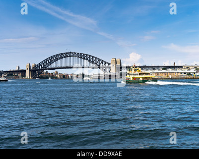 Dh Le Port de Sydney Sydney Australie Harbour City Ferries ferry de Sydney Harbour Bridge Banque D'Images