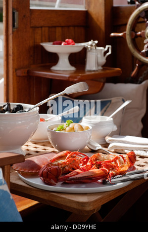 Déjeuner de fruits de mer à l'intérieur de la cabine Banque D'Images