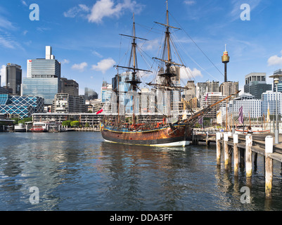 dh Darling Harbour Capitaine Cook SYDNEY AUSTRALIE HM Bark Endeavour Réplique Musée maritime national australien navire NSW musées Banque D'Images