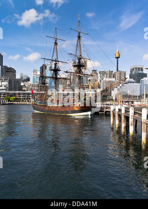 Dh de Darling Harbour à Sydney Australie HM Bark Endeavour Replica Australian National Maritime Museum Ship Banque D'Images