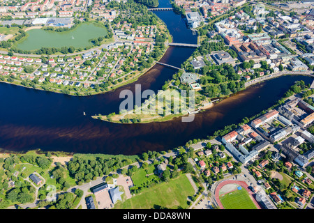 Fleuve et rivière Klarälven, maisons, Karlstad, Värmland, Suède Banque D'Images