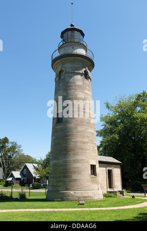 L'Erie Terre Lumière, également connu sous le nom de l'ancienne lumière Presque Isle, situé à Erie, Pennsylvanie. Banque D'Images