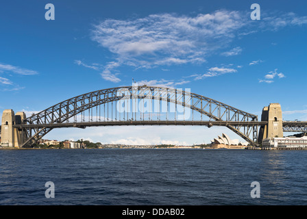 Dh Le Port de Sydney Sydney Australie Sydney Harbour Bridge Sydney Opera House Banque D'Images