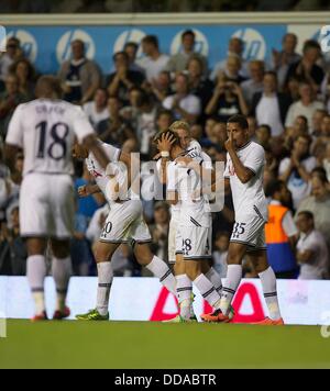 Londres, Royaume-Uni. Août 29, 2013. Les joueurs de Tottenham célèbrent leur 3e but durant l'Europa League play off deuxième manche entre Tottenham Hotspur et Dinamo Tbilissi de White Hart Lane. Credit : Action Plus Sport/Alamy Live News Banque D'Images