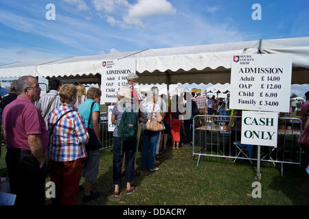 Comté de Bucks Show Weedon Weedon, Parc, le 29 août 2013. Que les gens d'entrer dans le spectacle. Banque D'Images