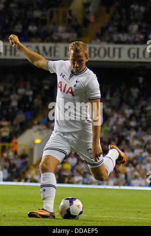 Londres, Royaume-Uni. Août 29, 2013. Tottenham's Harry Kane au cours de l'UEFA Europa League match de qualification entre Tottenham Hotspur d'Angleterre et Dynamo Tbilissi a joué au stade de White Hart Lane, le 29 août 2013 à Londres, en Angleterre. Credit : Mitchell Gunn/ESPA/Alamy Live News Banque D'Images