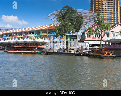 Dh Rivière Singapour Clarke Quay SINGAPOUR Singapour Bumboat tours bateaux taxi de l'eau jetée pier Banque D'Images