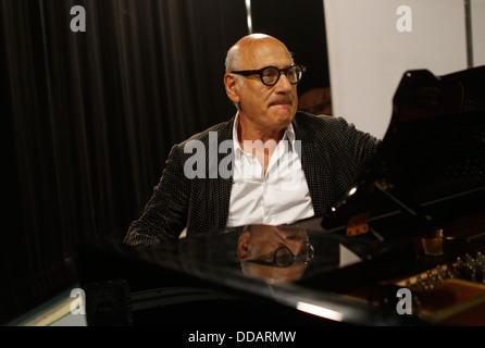 Michael Nyman est perçu au cours de l'enregistrement d'une symphonie d'être libérés au cours de 2014 pour célébrer son 70e anniversaire. Banque D'Images