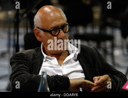 Michael Nyman est perçu au cours de l'enregistrement d'une symphonie d'être libérés au cours de 2014 pour célébrer son 70e anniversaire. Banque D'Images