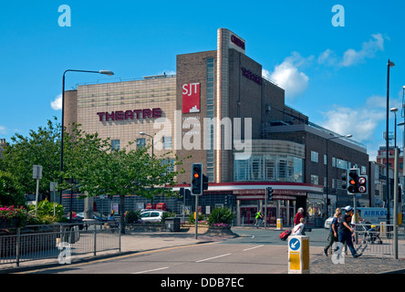 Stephen Joseph Theatre extérieur (premier théâtre de la ronde en Grande-Bretagne) en été Westborough Scarborough North Yorkshire Angleterre Royaume-Uni Banque D'Images