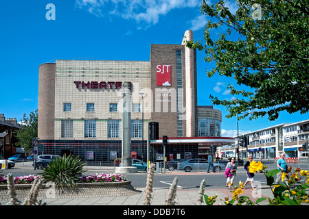 Stephen Joseph Theatre (premier théâtre du tour en Grande-Bretagne) en été Westborough Scarborough North Yorkshire Angleterre Royaume-Uni Banque D'Images