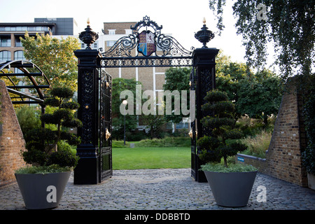 Cremorne Jardin Gates à Chelsea - Londres UK Banque D'Images