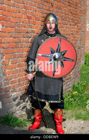 14ème siècle chevalier russe au Kremlin wall en Russie, Kolomna Banque D'Images